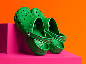 Crocs Unisex-Adult Classic Clog, Clogs for Women and Men